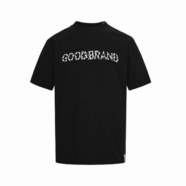 Good Brand 25Ss 珠片字母短袖 采用32支双纱 260克重面料 进口针织针梳棉进行制作，厚度适中，有垂感又有轮廓型，上身就是一个舒适！！对微胖身型