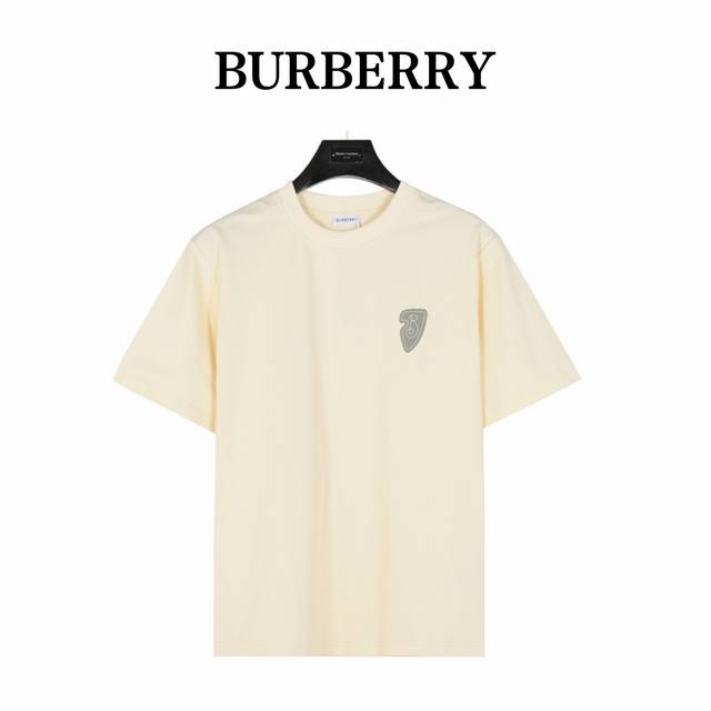 Burberry 巴宝莉 骑士战马发泡短袖 夏季渠道限定新款 简约又不失风格的复古品牌标识，夏日炸街酷毙了 情侣气质款的杏色+黑色，两色推荐入手。采用定制面料。