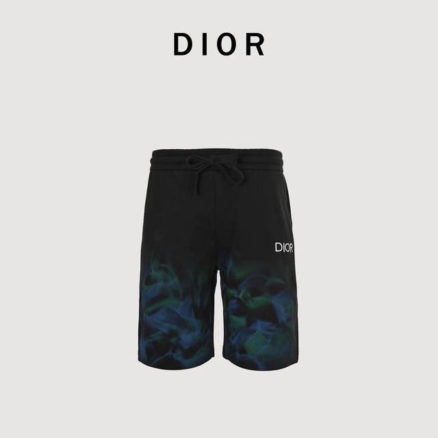 Dior迪奥Cd 手绘火焰 毛圈短裤 面料采用380G纯棉毛圈面料，订染颜色后整蚀毛处理，对照原版做丝滑超柔处理， 布面肌理股线清晰明显，垂感一级棒，做工精致都