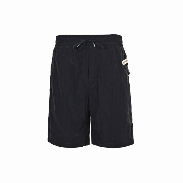 Balenciaga 巴黎世家 梭织徽标字母印花短裤 面料采用定制沙滩梭织面料，订染颜色后整蚀毛处理，对照原版做丝滑超柔处理，布面肌理股线清晰明显，垂感一级棒，