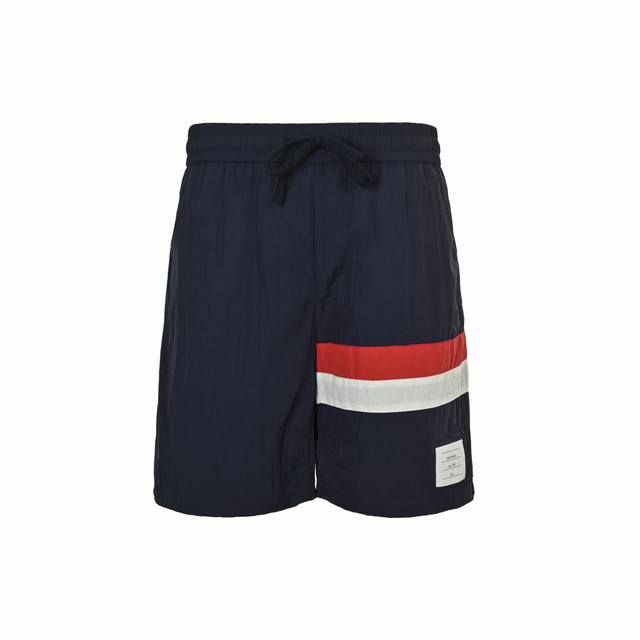 Thom Browne 汤姆布朗 25Ss 红白蓝三色彩带沙滩短裤 面料原版定制，功能性斜纹面料，成衣百分百定位对条对格，非常耗时废料，密度手感和原版达到一致，