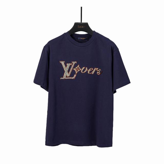 实拍细节图+尺码表 Louis Vuitton 路易威登 重工珠片绣短袖T恤 采用原板独家定制 克32支双莎纯棉面料 质感非常柔软舒服 100%区别市场的顶级面