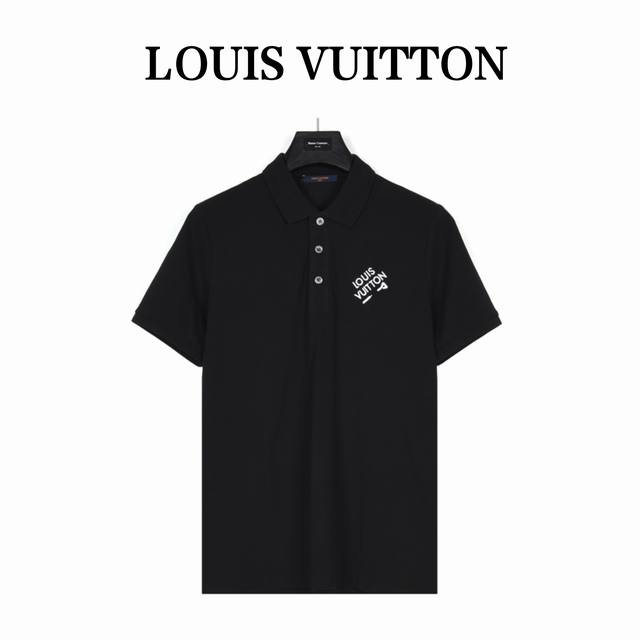 Louisvuitton 路易威登 胸前胸针Polo短袖 23夏季渠道限定配色，好多Polo衫都显得老气，而这款却意外的阳光帅气 上身超级洋气有气质，女生也能轻