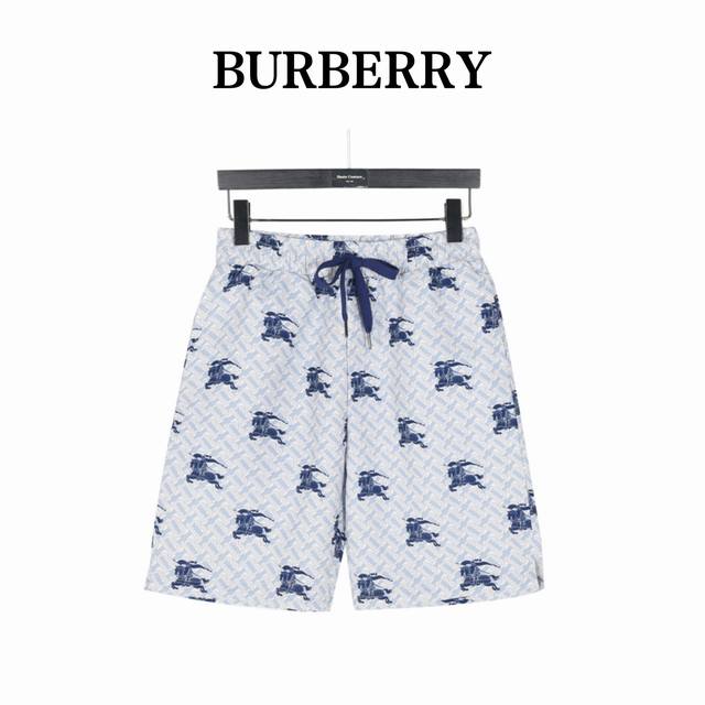 Burberry 巴宝莉 满印战马短裤 全新美学灵感趣味设计,渠道性质精品。让整体造型设计更加优雅时尚，今夏最火系列，无数明星潮人追捧。裁剪工艺细节处理工整为玩