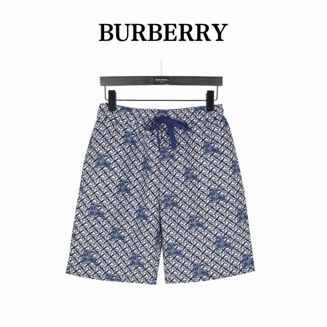 Burberry 巴宝莉 满印战马短裤 全新美学灵感趣味设计,渠道性质精品。让整体造型设计更加优雅时尚，今夏最火系列，无数明星潮人追捧。裁剪工艺细节处理工整为玩