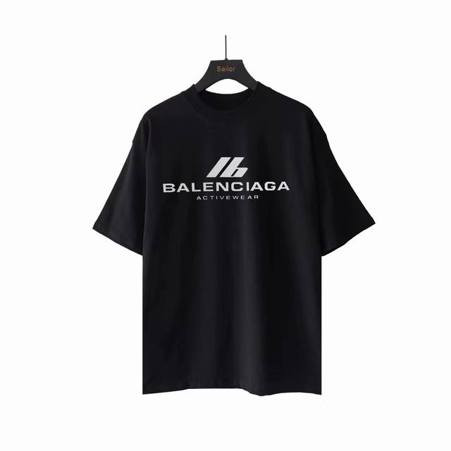 实拍细节图+细节图 巴黎世家Balenciaga 新款Ip反光字母短袖 24年主麦上身 成衣简约大方前幅标识字母采用满天星变色胶浆字体随着光线折射展现不同的色泽