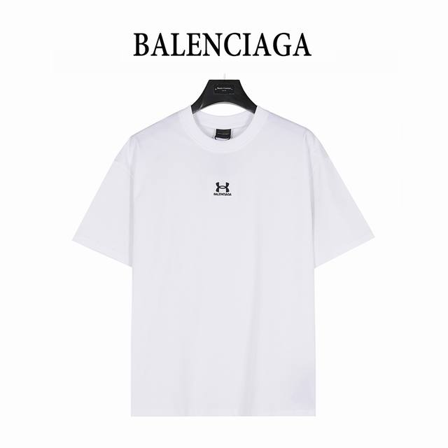 Balenciaga 巴黎世家 25Ss 安德玛联名Logo刺绣短袖T恤 购入原版开模打造，全套定制辅料，所有细节完美还原 定织定染260G纯棉双纱紧密棉面料，