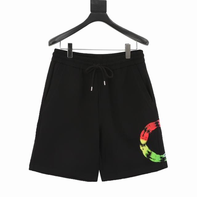 Givenchy 纪梵希 胶浆圆圈Logo印花刺绣口袋小标短裤 采用棉质毛圈面料精心制作，饰以最新最顶级双色撞色拼接，定制面料采用威化布织法， 超高端针织工艺，