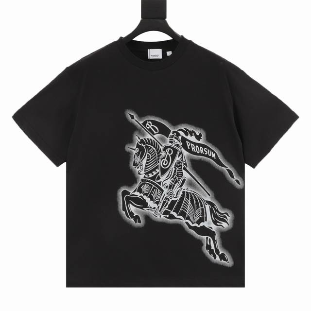 Burberry 巴宝莉 胸前战马印花短袖 今年夏天最新款经典耐看，时尚精简的一款标语T 无多余花里胡哨，随意搭配感受英式风格的独特魅力！客供平纹针织棉布制作，
