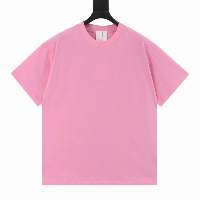 Givenchy 纪梵希 25Ss 胸前小Golo宫格刺绣短袖T恤 面料采用高克重260G重精梳棉，定制1:1螺纹，面料舒适亲肤无异感， 制定染面料，纺织密度高