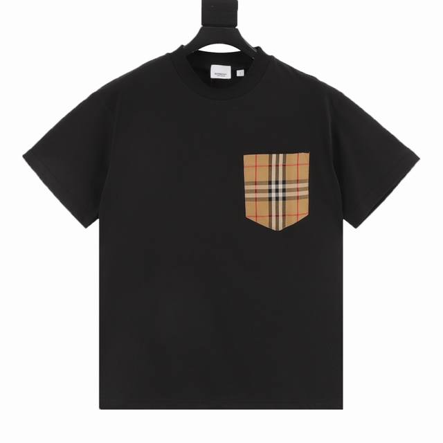 Burberry 巴宝莉 格纹口袋圆领短袖 今年夏天最新款经典耐看，时尚精简的一款标语T 无多余花里胡哨，随意搭配感受英式风格的独特魅力！客供平纹针织棉布制作，