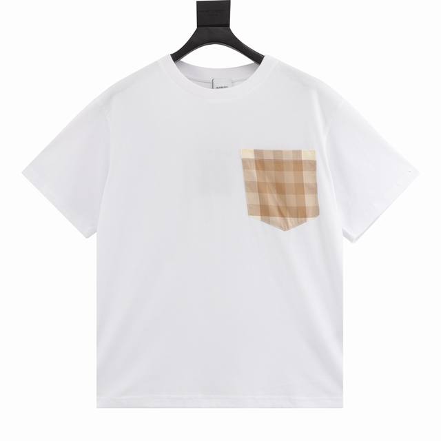 Burberry 巴宝莉 格纹口袋圆领短袖 今年夏天最新款经典耐看，时尚精简的一款标语T 无多余花里胡哨，随意搭配感受英式风格的独特魅力！客供平纹针织棉布制作，
