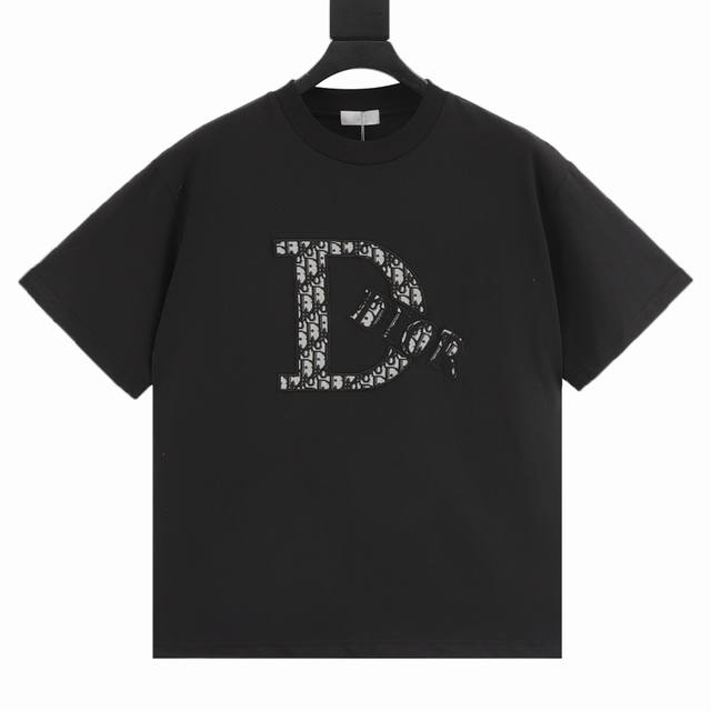 Dior 迪奥 色织立体压花短袖 纯棉双纱面料，采用高密度线刺绣，宽松版型、全套辅料配备 面料柔软实厚三标齐全，精简而不枯燥,百搭大气,诠释休闲时尚主题的特色.