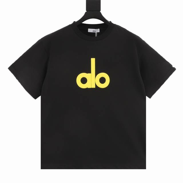 Alo 基础字母Logo印花短袖 进口浆料 随便水洗不会任何变形 保证不掉色不开裂 印花精细 采用280G精梳棉双纱面料 定染0色差 同缸拉架螺纹 2次洗水处理