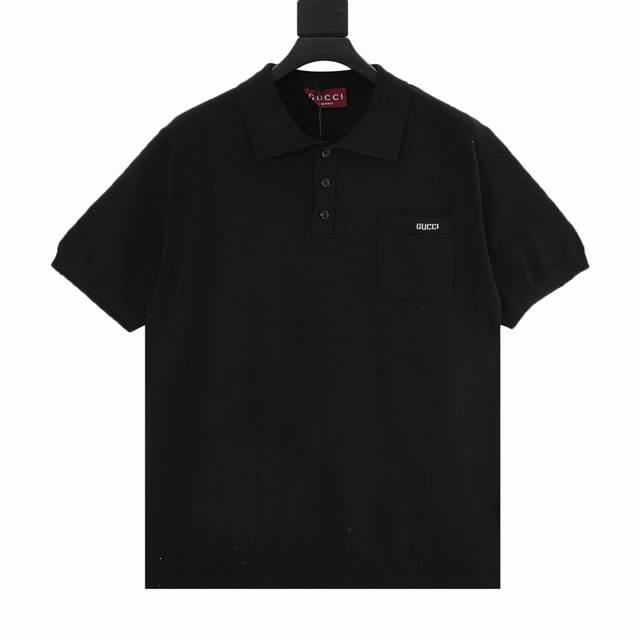 Gucci 古驰 字母毛织短袖Polo衫 原8,850购入，采用高质纯棉14S细针织片，德国进口提花机织片而成。电脑扫描胸前描绘字母图案。提花采用进口高品质棉纱