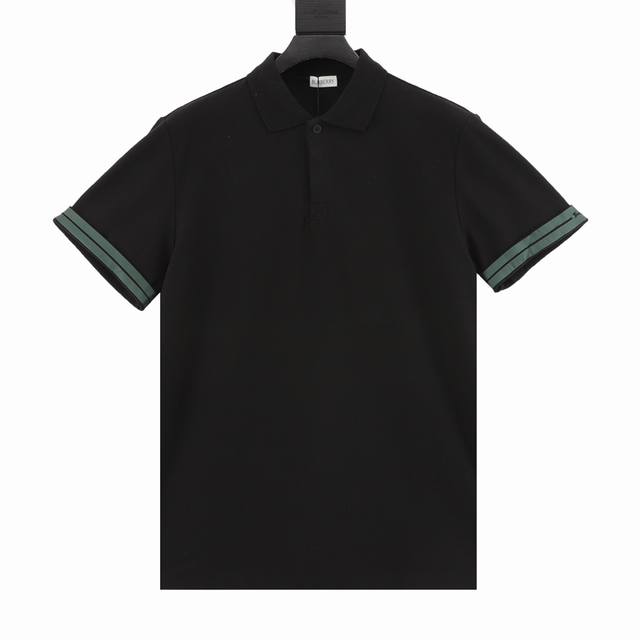 Burberry 巴宝莉 袖口织带战马印花短袖Polo衫 选用棉质珠地网眼布打造，定制材质260G长绒棉，衣领为双系统提花定织扁机制成，有弹性，不变形，衣服全部