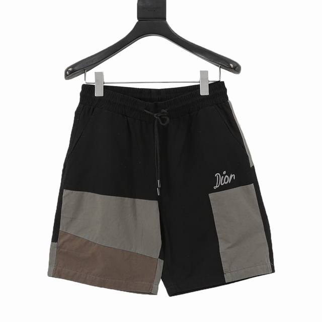 Dior 迪奥 拼接字母刺绣短裤 面料采用3定制帆布面料，对照原版做丝滑超柔处理，布面肌理股线清晰明显，垂感一级棒，做工精致都到达外贸出口标准，一公分4.5针，