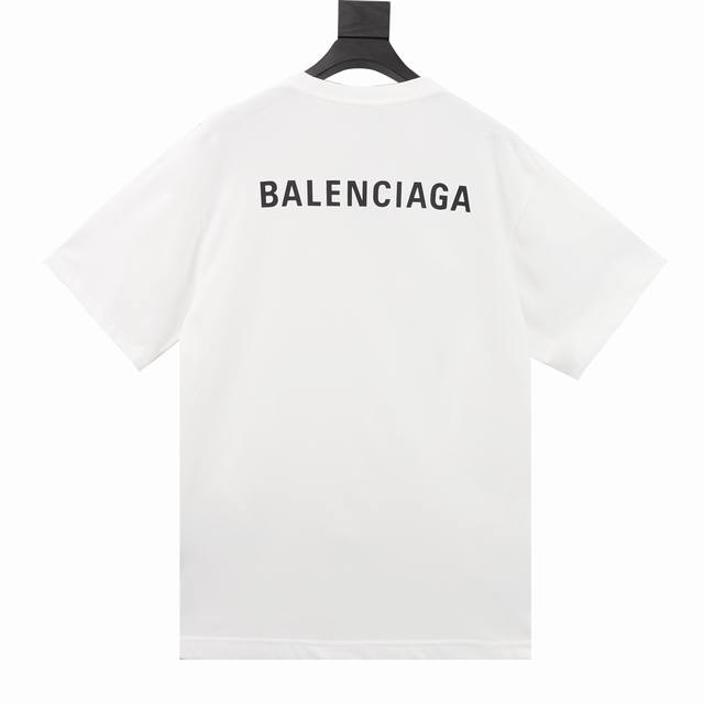 Balenciaga 巴黎世家 前后字母印花圆领短袖 采用双纱平纹，100%棉，32支双纱棉高密布，面料用的是国产新疆优质棉纱，新疆棉花是国产棉花中公认的优等材