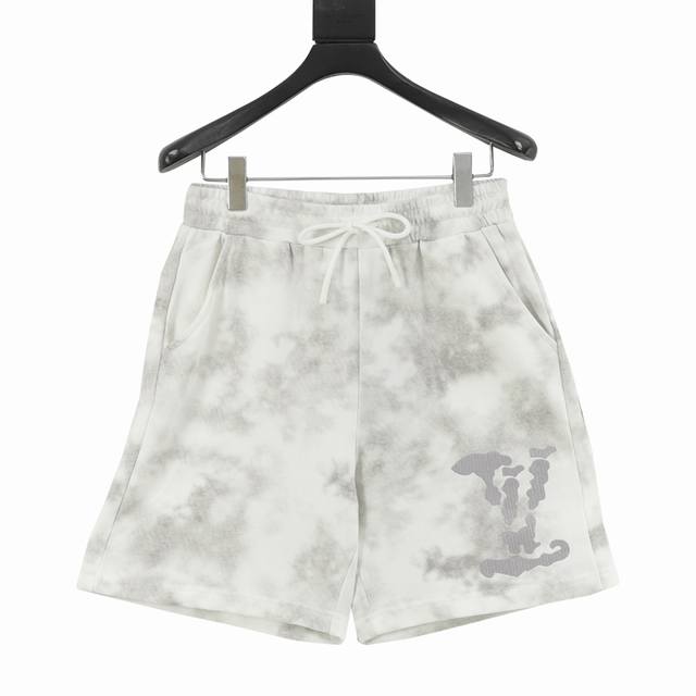 Louis Vuitton 路易威登 25Ss 云朵字母刺绣扎染短裤 料采用定制380克毛圈面料，订染颜色后整蚀毛处理，对照原版做丝滑超柔处理，布面肌理股线清晰