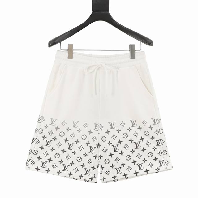 Louis Vuitton 路易威登 25Ss 半幅老花印花短裤 面料为定制380克洗水纯棉毛圈面料，手感舒适。采用手工网印花工艺，无惧起皮脱落，上身丝滑透气。