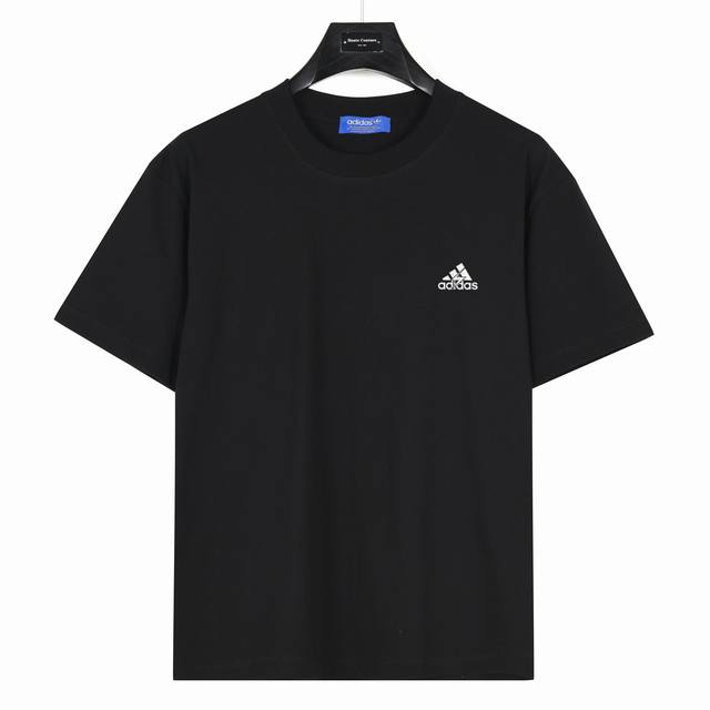 Adidas 阿迪达斯 胸口闪电小标印花Logo 款号:Ad09 黑色 240克重磅小落肩100%棉T恤。Os版型，宽松有型好搭配。采用精梳紧密赛络工艺，面料更