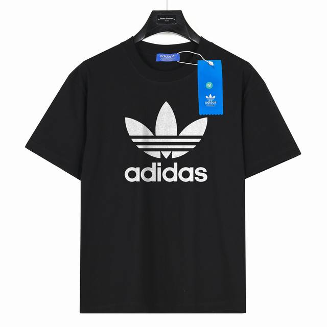 Adidas 阿迪达斯 经典三叶草 款号:Ad03 黑色 240克重磅小落肩100%棉T恤。Os版型，宽松有型好搭配。采用精梳紧密赛络工艺，面料更耐磨。袖口以及