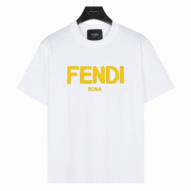 Fendi 芬迪 经典字母印花 款号:Fd02 白色 240克重磅小落肩100%棉T恤。Os版型，宽松有型好搭配。采用精梳紧密赛络工艺，面料更耐磨。袖口以及下摆
