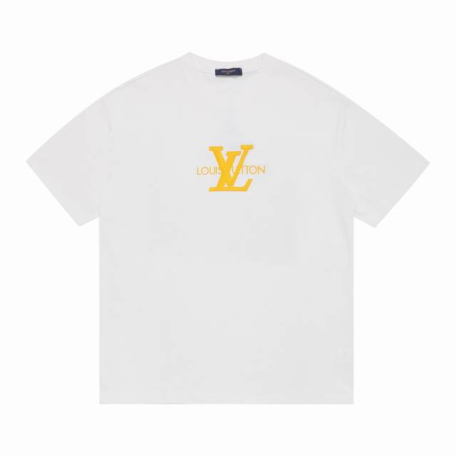 上新 高版本 Louis Vuitton路易威登字母硅胶立体凹凸设计短袖 最高版本！定制面料 克100%双纱棉！字母硅胶立体凹凸工艺设计！ 辅料：开模原版过鉴定
