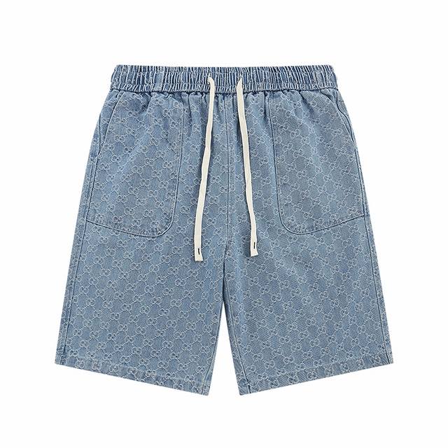 上新 顶级版本 Gucci 古驰 经典满印Logo水洗牛仔短裤 G家年度力作也是今年为止做的最牛逼的牛仔短裤，重度水洗工艺，暗藏玄机的细节非常多，这次主推的裤子