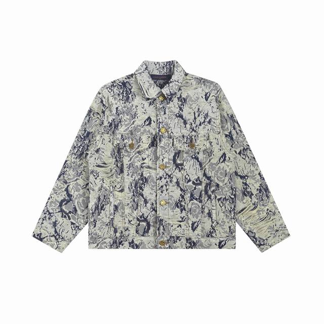 新款上新 Louis Vuitton路易威登Lv破坏花卉玫瑰提花重工水洗流苏牛仔衣外套夹克 满满的设计感，是驴家本年度最有诚意的一款牛仔外套，流苏毛线下隐藏暗纹