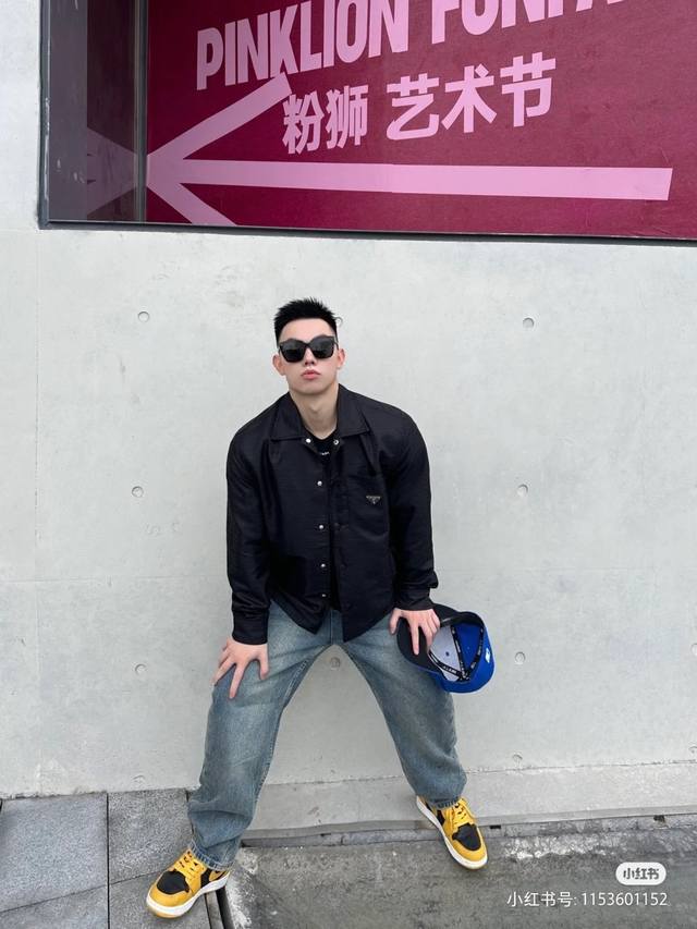 新款上新 Prada 普拉达 Ss经典订制三角标尼龙长袖衬衫外套 经典中性设计风格 时尚简约 男女百搭 全套定制辅料 复刻原版118# 颜色：黑色 尺码:S-X