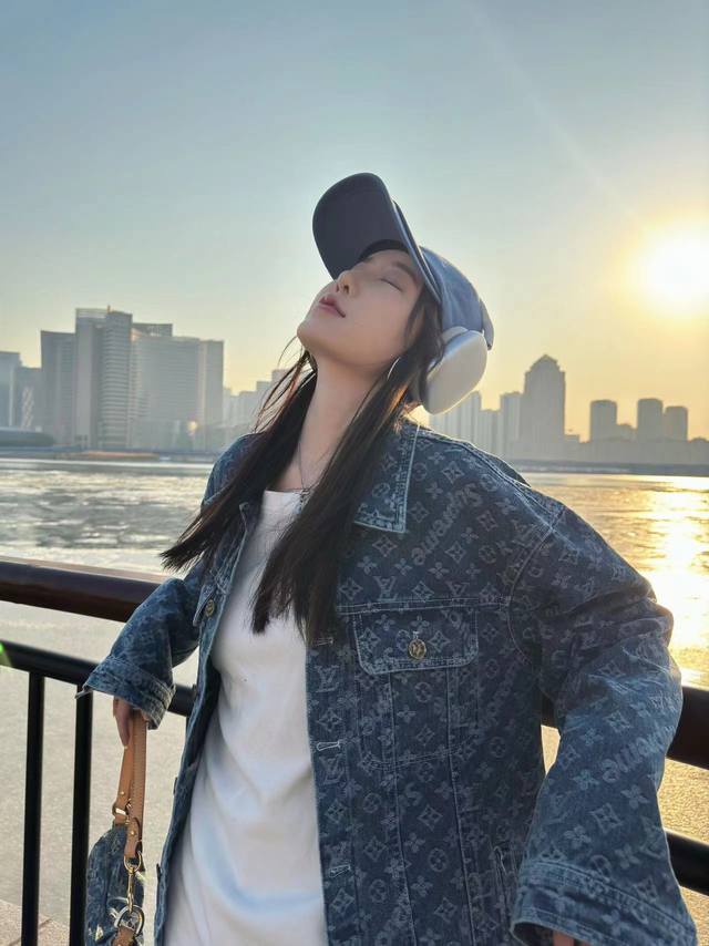 新款上新 市场最高版本 Louis Vuitton路易威登牛仔水洗牛仔双口袋夹克外套 每年Lv牛仔外套都难买的爆炸新款一出一如既往的火爆，等了太久真的是一件难求