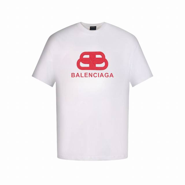 Balenciaga 巴黎世家 硅胶爆裂纹Logo短袖T恤 此款T恤采用定制面料，克重高达270克，并且是 %双纱棉材质。双纱棉面料质感更为厚实，不仅有着良好的