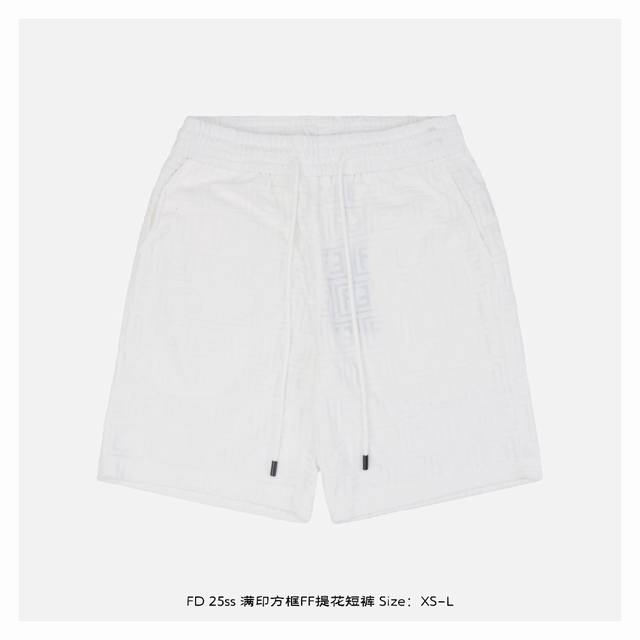 Fendi 芬迪 25Ss 满印方框Ff提花短裤 灵感源自八十年代复古，采用定制面料制作而成，官方同款，面料经过同缸染色工艺处理，手感舒适柔软，既时尚又具有个性