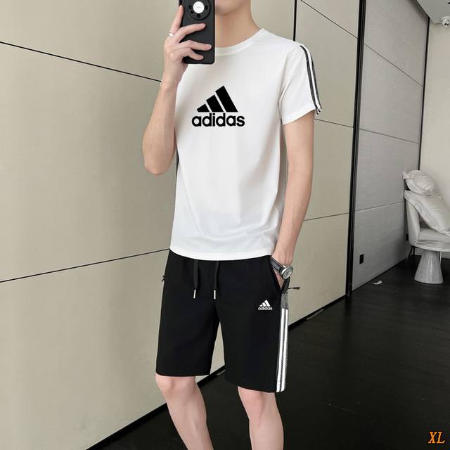 阿迪达斯 独家实拍上新夏季高品质三条杠冰丝套装短袖套装时尚速干冰丝短裤套装运动休闲圆领T恤两件套，本季主打，货源充足，放心主推，高端品质，经典设计，做工出色，经