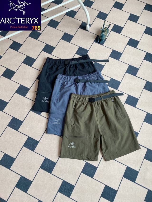 高品质 Arc'teryx始祖鸟25Ss夏季新款工装多口袋户外轻量男款锦纶速干冰丝短裤 这款轻量.耐磨.耐候的短裤，适合温暖气候中的攀岩 面料拼接分区贴身设计