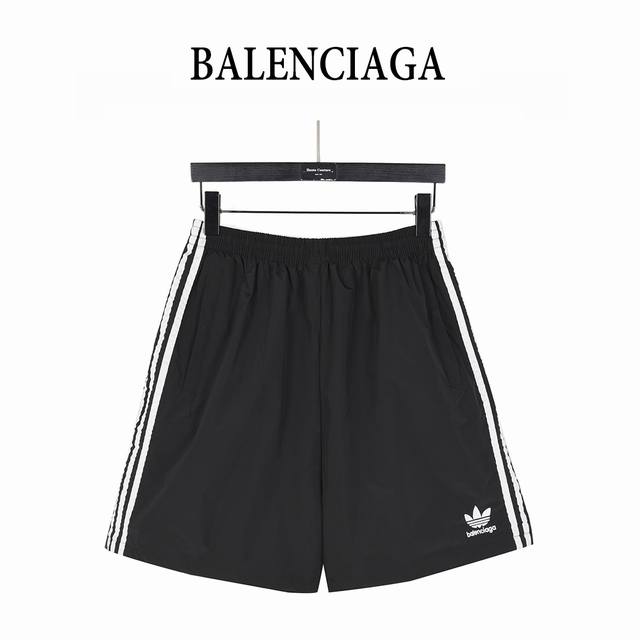 Balenciaga & Adidas 联名刺绣三叶草短裤 高密度柔软梭织面料 面料特殊固色处理 进口田岛刺绣 定制Ykk五金 外贸大厂代加工 做工走线完美无瑕