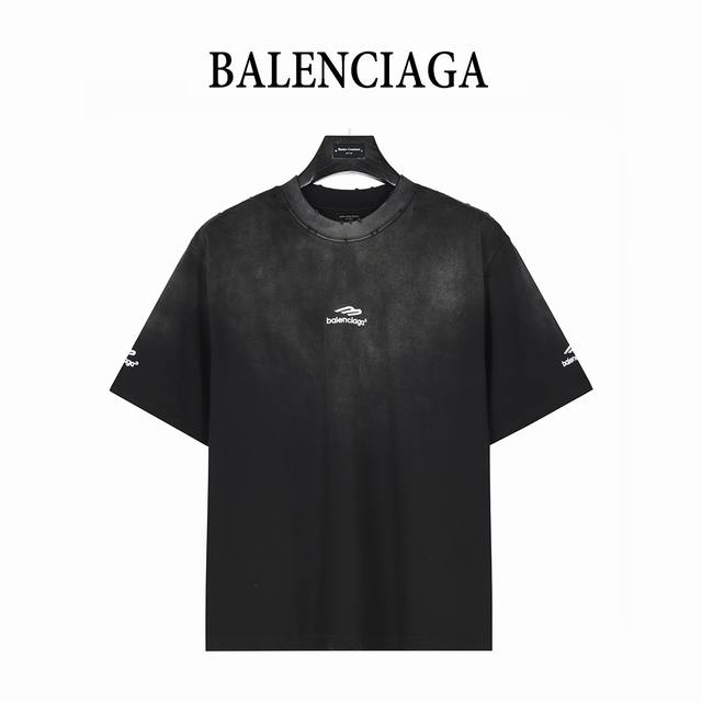 Balenciaga 巴黎世家 25Ss 3M小标Logo刺绣复古洗水破洞短袖T恤 三标 面料对版 顶级版本 手工骨位磨破 采用300克重磅洗水纯棉 随意对比