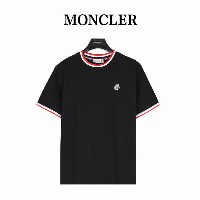 Moncler 蒙口 日本限定小标华夫格短袖 全新美学灵感趣味设计,渠道性质精品。让整体造型设计更加优雅时尚，今夏最火系列，无数明星潮人追捧。裁剪工艺细节处理工
