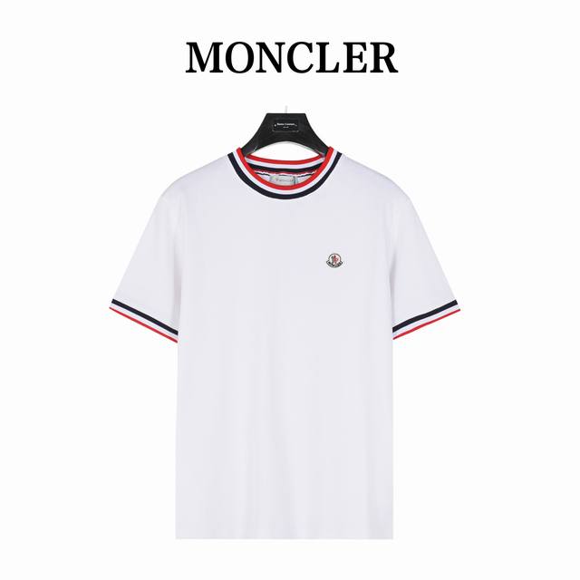 Moncler 蒙口 日本限定小标华夫格短袖 全新美学灵感趣味设计,渠道性质精品。让整体造型设计更加优雅时尚，今夏最火系列，无数明星潮人追捧。裁剪工艺细节处理工