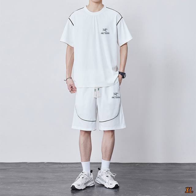 Arc’Teryx始祖鸟 独家实拍上新夏季高品质冰感短袖短裤套装运动速干两件套，本季主打，货源充足，放心主推，高端品质，经典设计，做工出色，经典百搭，上身效果极