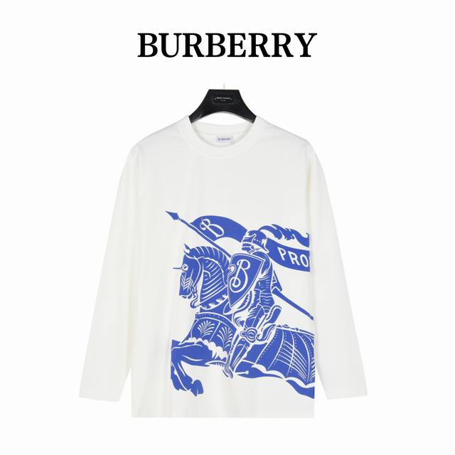 Burberry 巴宝莉 发泡战马长袖 采用定制面料。添加杜邦公司Sorona 索罗娜 材料，亲肤性好、长效抗菌、防螨，更耐洗，棉线经过反复处理，移除劣质段粗纤