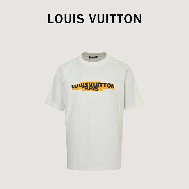 Louis Vuitton 路易威登 Lv 25Ss 胶带字母短袖T恤 面料采用定制240G 26支特滑双股精棉平纹高密无尘全棉布料。前幅高密度加厚，走线平整，