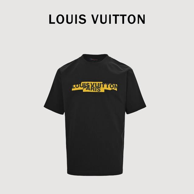Louis Vuitton 路易威登 Lv 25Ss 胶带字母短袖T恤 面料采用定制240G 26支特滑双股精棉平纹高密无尘全棉布料。前幅高密度加厚，走线平整，
