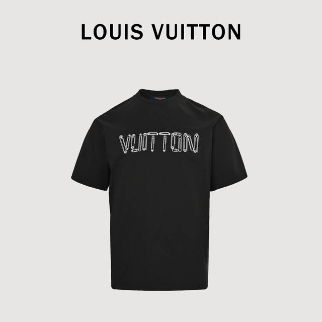 Louis Vuitton 路易威登Lv 积木组合刺绣短袖T恤 甄选长绒棉纱，260G精纺高支重磅定织定染面料， 裁前高温洗水定型，成品再洗柔，穿着感受亲肤棉柔