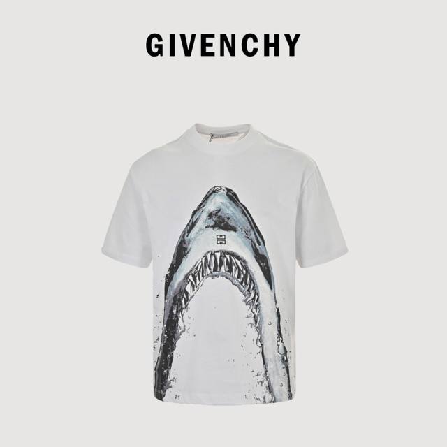 Glvenchy 纪梵希 24Ss 鲨鱼印花短袖 采用230G新疆长绒棉面料，定织定染确保高度还原质感，顶级康丽直喷印花，全身大面积康利机印花，只有康丽机才能把