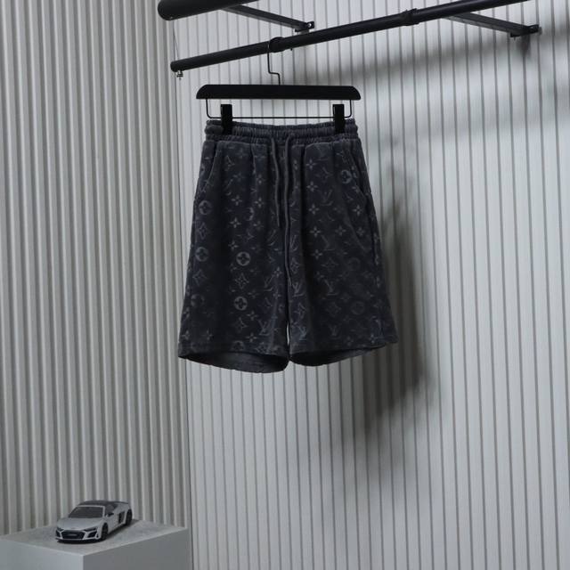 Louis Vuitton 路易威登 25Ss 毛巾植绒老花提花短裤面料采用活性黑420克非常优质厚实舒服的一款面料，腰部采用包边做工设计，穿搭起来更加舒服有型