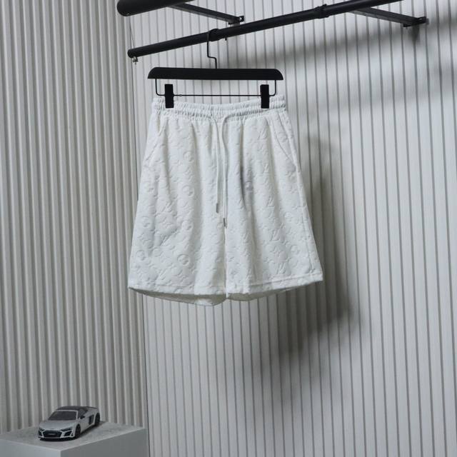 Louis Vuitton 路易威登 25Ss 毛巾植绒老花提花短裤面料采用活性黑420克非常优质厚实舒服的一款面料，腰部采用包边做工设计，穿搭起来更加舒服有型