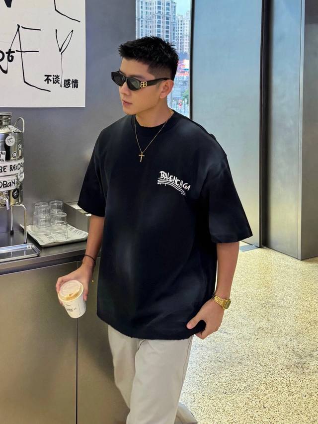 夏季福利 短袖 单件 1 三件 夏季新款专柜同款，男女情侣同款，简单清爽，上身效果，超级好看。百搭不挑人，谁穿谁好看。 限定版情侣短袖 不是好货不推荐 万年基础
