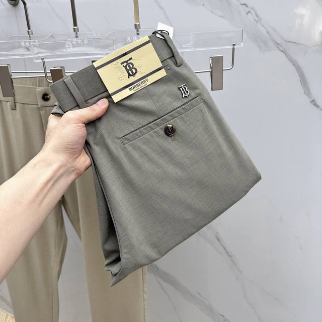 Burberry*巴宝莉 2540春夏新品休闲裤西裤，官网同步发售，裤身工艺设计，进口客供辅料、面料定制，代工厂P出品免检！每个细节做到极致，原版五金配件，潮范